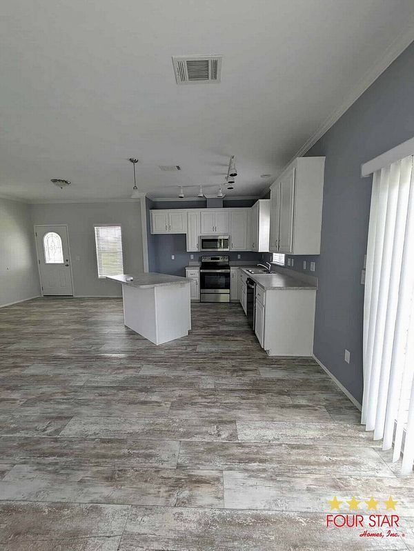 1561 Garrison Dr, Lot 218, Lakeland FL 33810