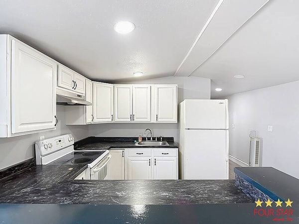 1368 Autumn Dr, Tampa FL 33613