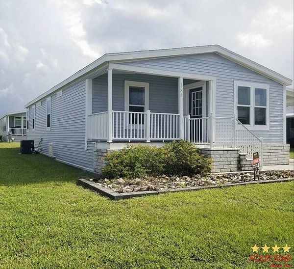 1608 Voyager Dr, Sarasota FL 34234