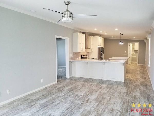 1608 Voyager Dr, Sarasota FL 34234