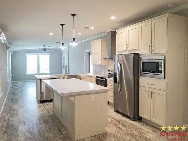 1608 Voyager Dr, Sarasota FL 34234