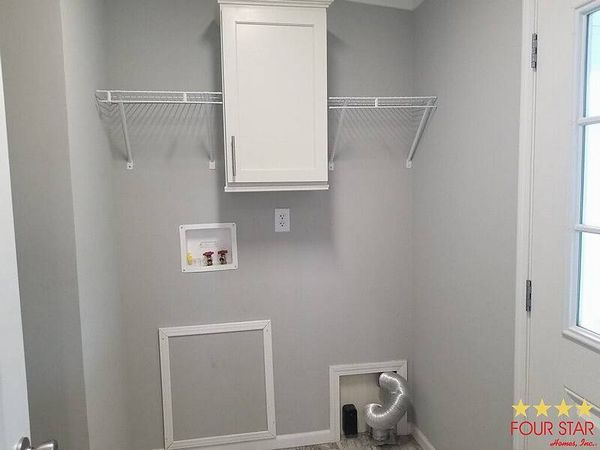 1608 Voyager Dr, Sarasota FL 34234