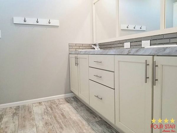 1608 Voyager Dr, Sarasota FL 34234