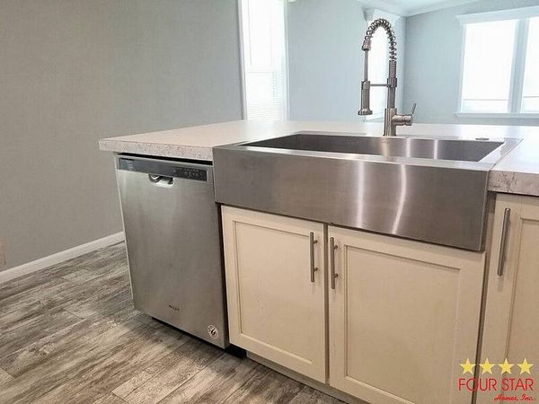 1608 Voyager Dr, Sarasota FL 34234