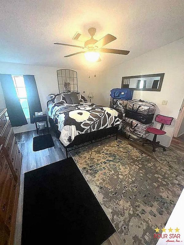 80 Fountain Dr, Leesburg FL 34748