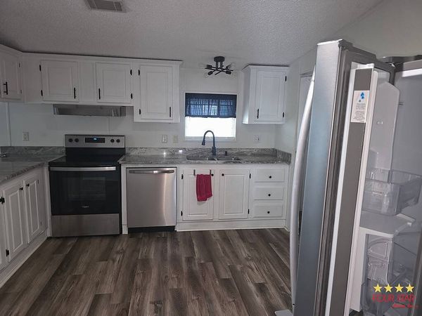 80 Fountain Dr, Leesburg FL 34748