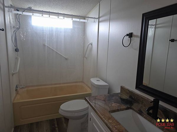 80 Fountain Dr, Leesburg FL 34748