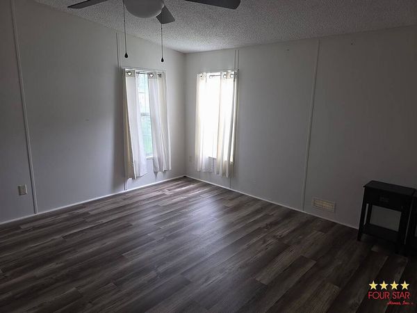 80 Fountain Dr, Leesburg FL 34748