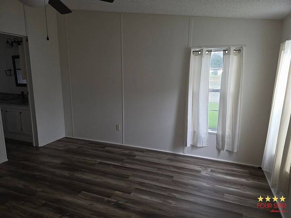 80 Fountain Dr, Leesburg FL 34748