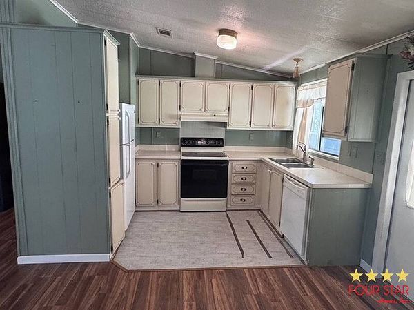 389 Spring Lake Dr, DeLand FL 32720