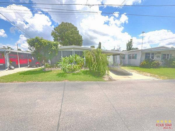 189 S Tara Dr, Tavares FL 32778
