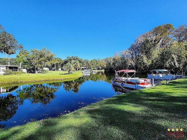 189 S Tara Dr, Tavares FL 32778