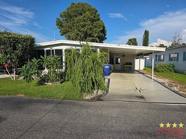 189 S Tara Dr, Tavares FL 32778
