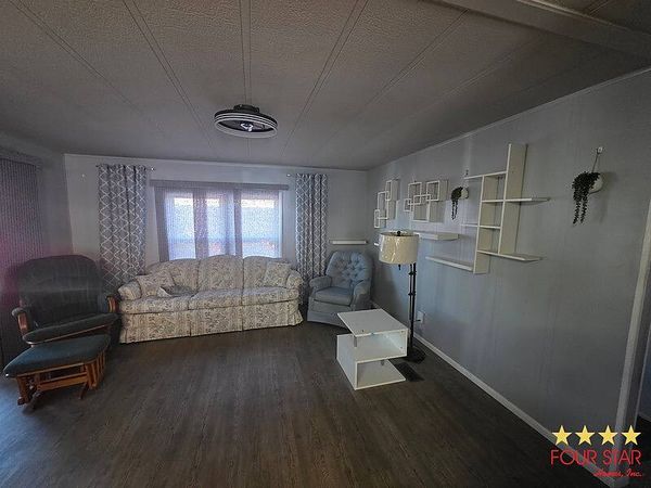 189 S Tara Dr, Tavares FL 32778