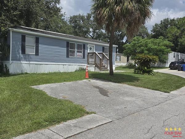 9340 Eden Dr, Lot 499, Tampa FL 33610