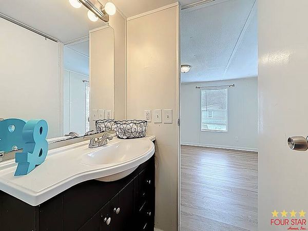 9340 Eden Dr, Lot 499, Tampa FL 33610