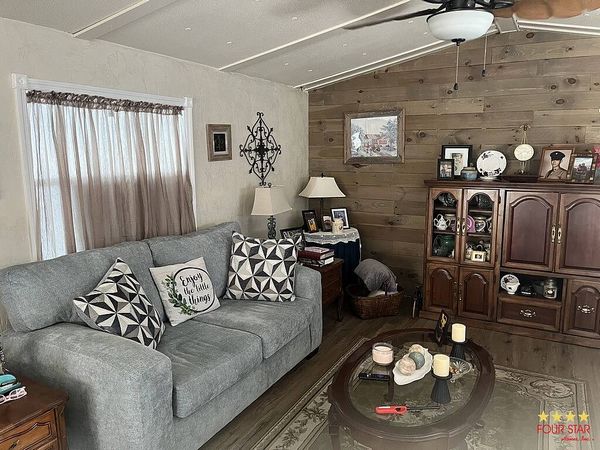 8 2nd Ct, Bunnell FL 32110