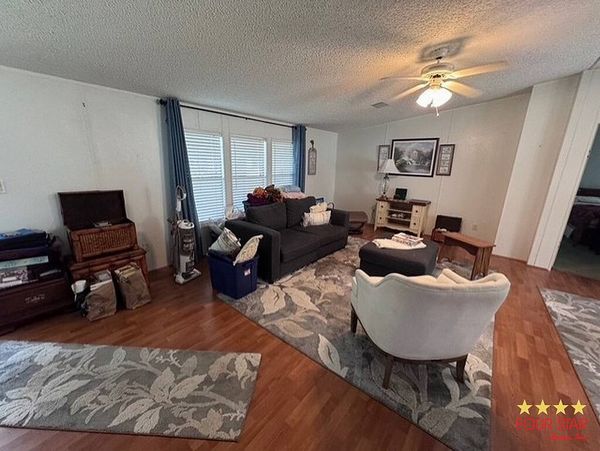 408 Kings Lake Dr, DeBary FL 32713