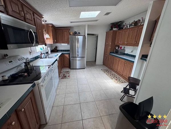 408 Kings Lake Dr, DeBary FL 32713