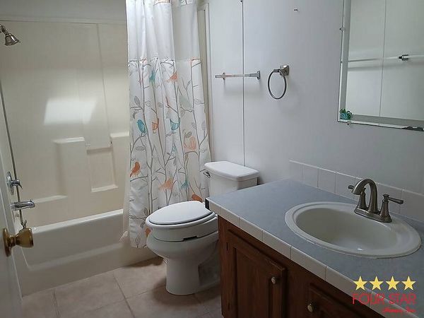 408 Kings Lake Dr, DeBary FL 32713