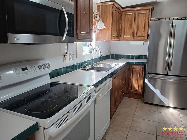 408 Kings Lake Dr, DeBary FL 32713