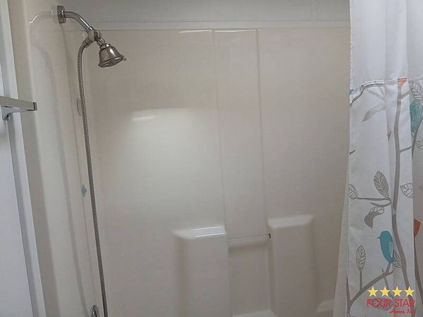 408 Kings Lake Dr, DeBary FL 32713