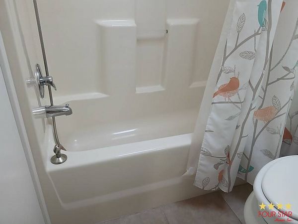 408 Kings Lake Dr, DeBary FL 32713