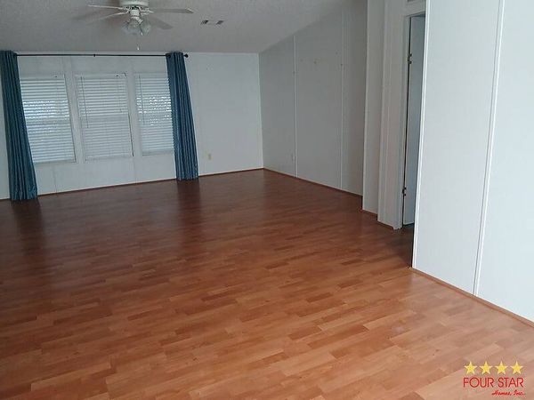 408 Kings Lake Dr, DeBary FL 32713