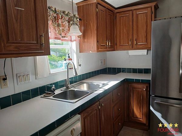 408 Kings Lake Dr, DeBary FL 32713