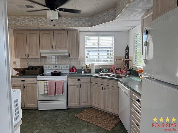 8775 20th St, Lot 247, Vero Beach FL 32966