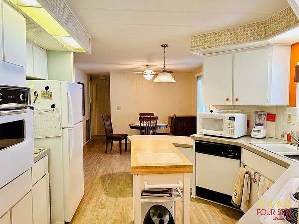 24 KINGS BLVD, Leesburg FL 34748