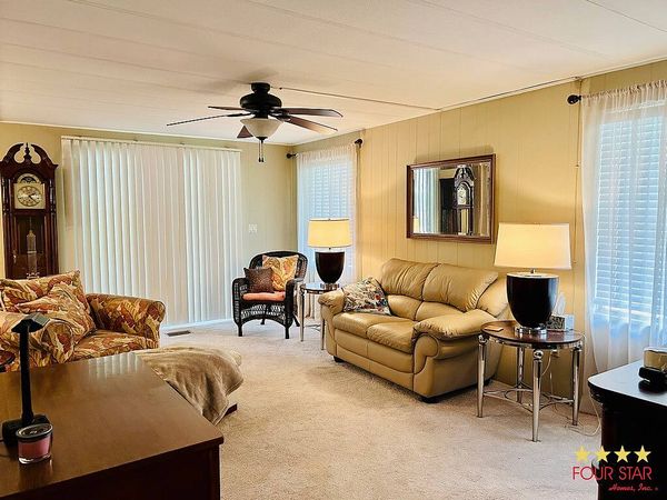 24 KINGS BLVD, Leesburg FL 34748