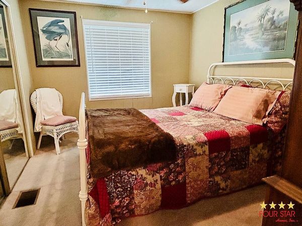 24 KINGS BLVD, Leesburg FL 34748