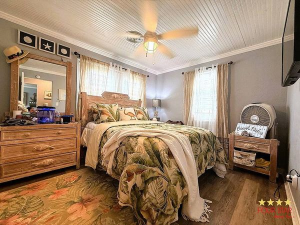 302 Riverside Dr, Holly Hill FL 32117