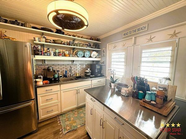 302 Riverside Dr, Holly Hill FL 32117