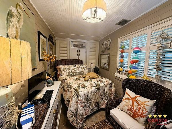 302 Riverside Dr, Holly Hill FL 32117