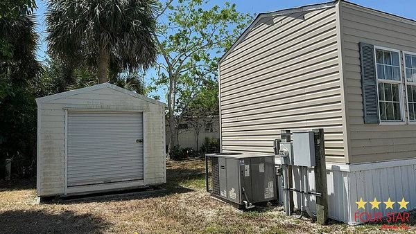 555 4th St., Vero Beach FL 32962