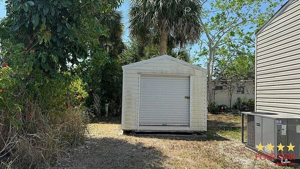 555 4th St., Vero Beach FL 32962
