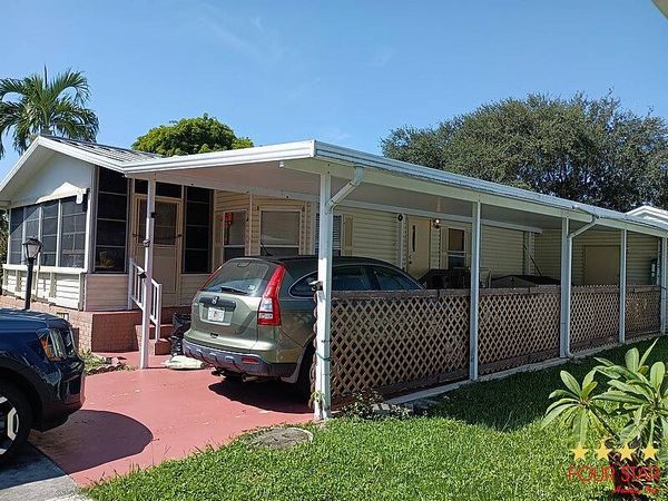 6585 NW 35th Ave, Lot J16, Coconut Creek FL 33073