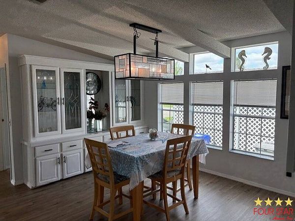 581 Johnathans Cay, Vero Beach FL 32966