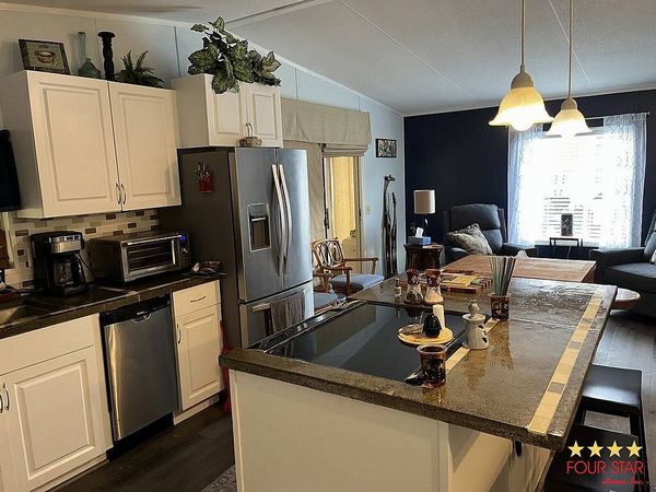 420 Kingslake Dr, DeBary FL 32713
