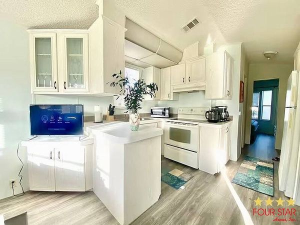 957 Savanna Dr, Kissimmee FL 34746