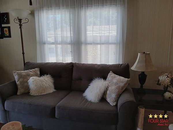 382 kINGSLAKE dR, DeBary FL 32713