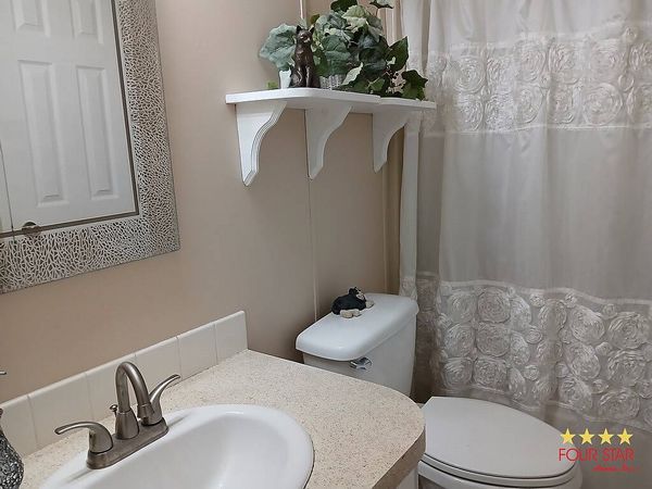 382 kINGSLAKE dR, DeBary FL 32713