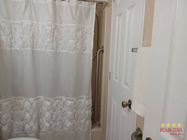 382 kINGSLAKE dR, DeBary FL 32713