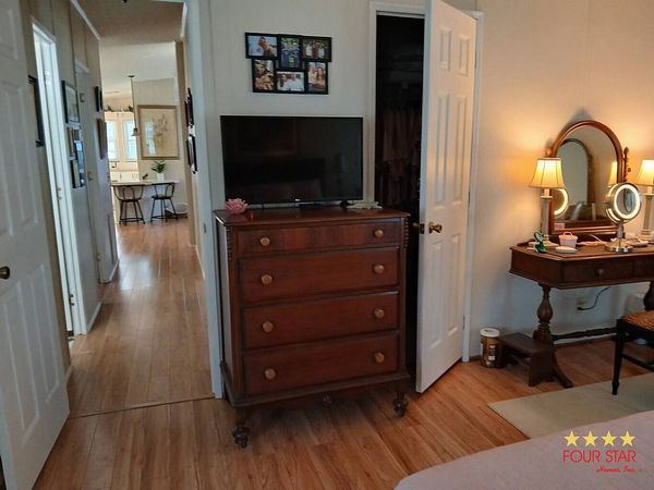 382 kINGSLAKE dR, DeBary FL 32713