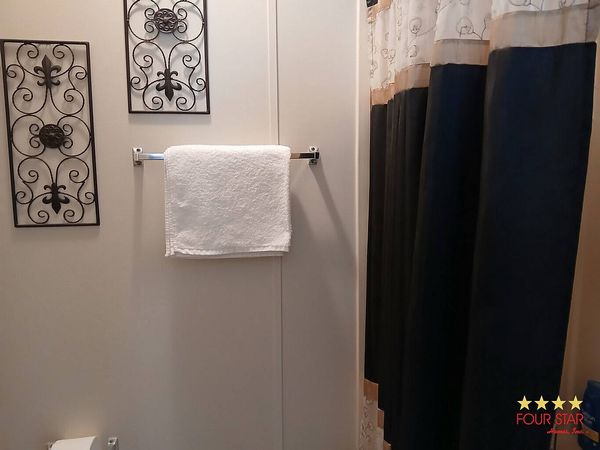 382 kINGSLAKE dR, DeBary FL 32713