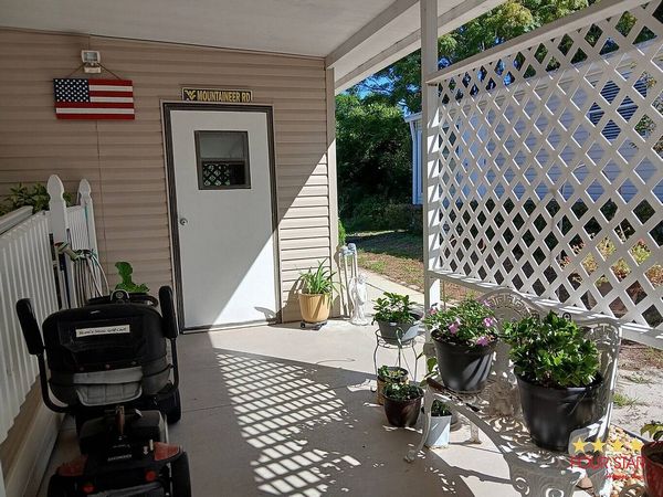 382 kINGSLAKE dR, DeBary FL 32713