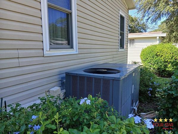 382 kINGSLAKE dR, DeBary FL 32713