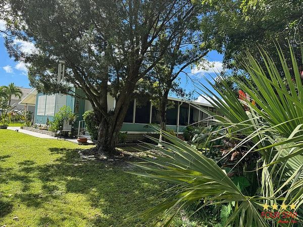 8775 20th St, Lot 581, Vero Beach FL 32966